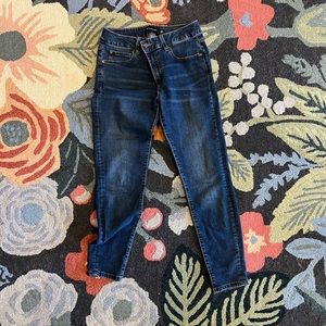 Tahari size 8 jeans. Never worn.